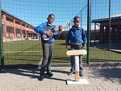 Nkosinathi Shongwe (Grade 4F) and Keanu Winnaar (Grade 4D) showing off their amazing practical projects — creativity and skill on full display! Well done, boys!